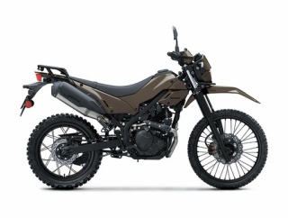 カワサキ、北米で人気の「KLX230 DF」を日本で発売