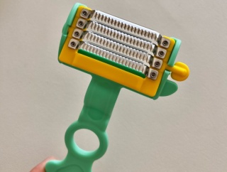 感動のふわっふわ！お店みたいな千切りキャベツが楽々作れる天才ピーラー！