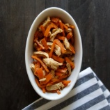 『にんじんと鶏ささみの焼肉のタレ和え【レシピ2361】#お弁当 #お弁当おかず #簡単レシピ #時短料理 #レンチン #電子レンジ料理 #レシピ #おかず #節約レシピ #にんじん #鶏ささみ #焼肉のタレ』の画像