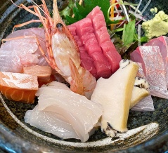 アワビも入った豪華7点盛り刺身定食！函館市昭和「紀もと」