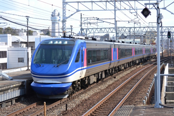列車番号T-TAKE(てぃーていく) - JR西日本