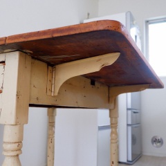 キッチンの風景が変わりました｜アンティーク作業台