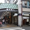 世代を超えて愛される尾張屋のエビ天丼。お見事