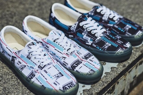 新品 VANS US 企画 限定 AUTHENTIC 27 センチ US9 白青 ワコマリア「レコード柄」ポップアート風スニーカー、ボルト