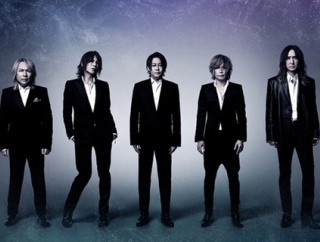 LUNA SEA・真矢「耳石がずれてまともに立つ事も歩く事もできない」杖をついてイベント出席のお知らせ