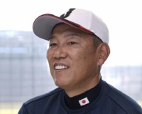 8回のチャンスの場面、牧(打率.154)に代打を送らない井端監督・・・