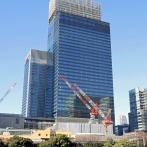 高さ約233m「世界貿易センタービルディング本館」の建設状況！アトレやホテルが入る浜松町駅直結のオフィスビル（2025.12.28）