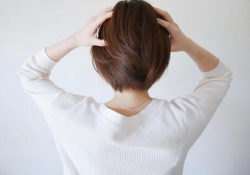 SmartFLASH『国民的アイドルグループOGには10歳の息子がいます』←これ乃木坂？