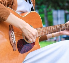 リバーサイドの音楽祭！『松川・リバー劇場』で第35回滝廉太郎記念・能登半島地震復興祈願『リバーフェスタとやま2026』開催。10月3日。