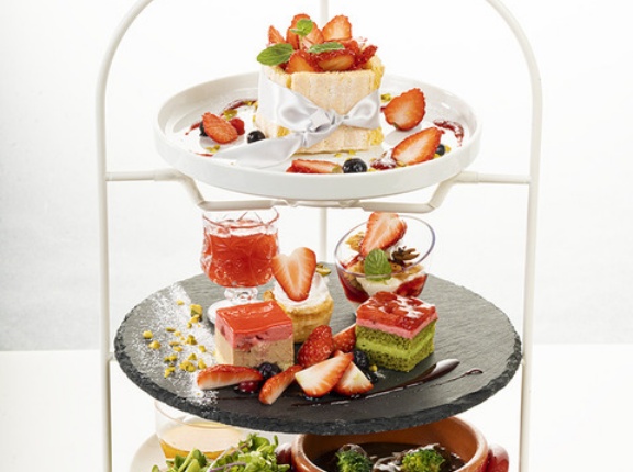 【宝塚市 スイーツ】春の贅沢を堪能！『上高地あずさ珈琲』の「信州いちごのアフタヌーンティー」3/4スタート予約受付中！