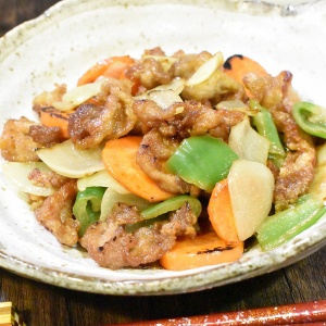 キリっとした味わい♪豚肉と揚げ野菜のレモン炒め