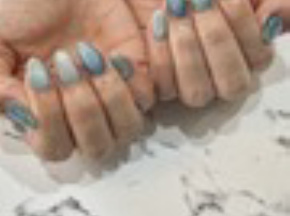 ブルー系で見た目から涼しく✨ アクアマグ2色のキラキラ色変えフローター💙