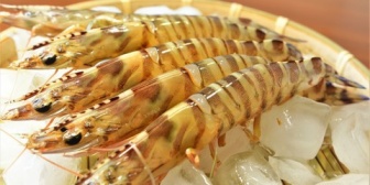 嫁の実家で年越しそばを皆で食べることになり、そばに載せる海老天を俺が買ってくることになった。→生の海老を嫁が揚げた結果…
