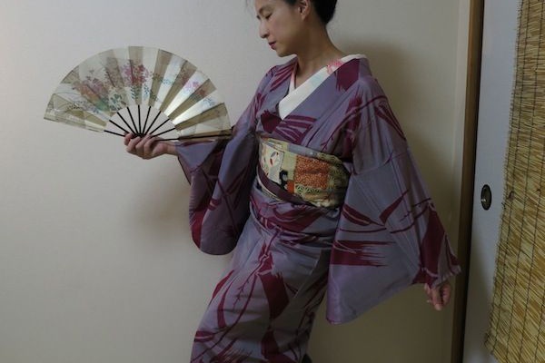 RM447 銘仙 単衣 着物 まとめて 5枚 気軽に楽しく美しく・銘仙の時代の女 - 銘仙着物 単衣