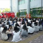市役員「消防訓練だねーｷｬﾊﾊﾊｯ」市長「……」
