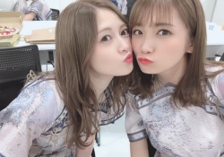 これは・・・ｗ 白石麻衣×秋元真夏、ぐうかわ”ちゅー顔”2ショットがコレｗｗｗｗｗ