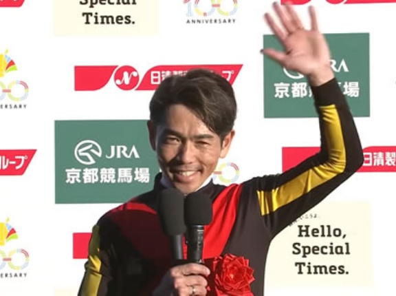 【エリザベス女王杯】戸崎「ベリベリホース」w w w w w w