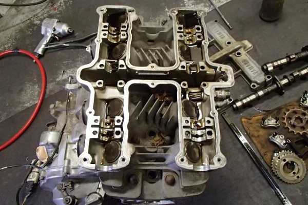 モリヤスBUILD&ENGINEERING - XJ400 セミレストア
