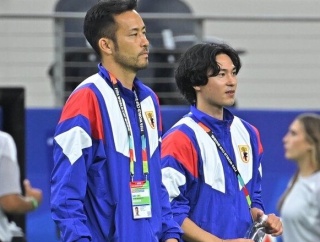 【画像】日本代表のジャージ、どっか既視感あると思ってたんだけど…