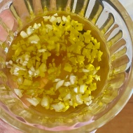 ズッキーニのステーキ　ピリ辛フレッシュトマトソースで