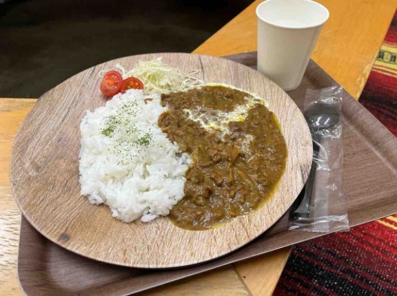 石川県金沢市片町にオープンした複合型カジュアルグランピングカフェ『百年珈琲 GLAM MARINA （グランマリーナ）』で『珈琲屋のキーマカレー』食べてみた。