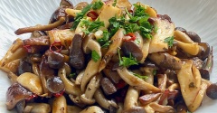 きのこの季節！イタリアのきのこ料理トリフォラーティ