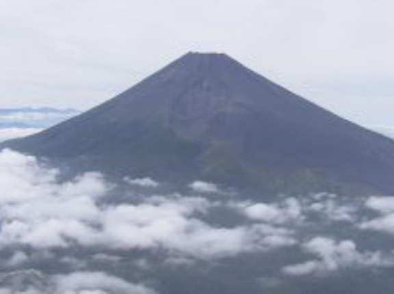 雨上がりの富士山探したら遺体