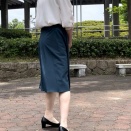 女性の脚のエイジングケアの例として取り上げられる