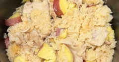 【炊飯器で簡単】さつまいもと豚バラの炊き込みご飯