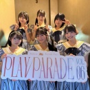 「PLAY PARADE vol.06」に出演した信濃宙花が4期研究生(蕪竹真奈・道保琉南・濵田美惟・屋木優菜)との2ショットをInstagramストーリーに投稿