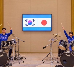 日韓首脳がドラム演奏、韓国でも話題に！　韓国の反応。