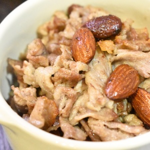 おつまみ的な♪豚肉のアーモンド炒め