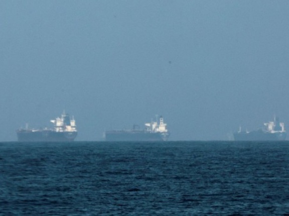 【朗報】ホルムズ海峡チャレンジ、「信号オフ」でギリシャ大型タンカーも成功