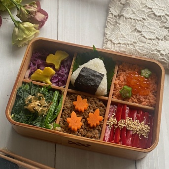 ちびちびおにぎりを添えて〜本日の夫弁当