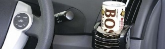 昔の車はドリンクホルダーがなくてエアコン吹き出し口に後付けしてたよな