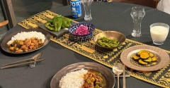 手作りスパイスカレーの夜ごはん　ベランダ産のカレーリーフもいれた♪