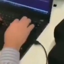 カチャカチャ、ドーンッ！ストレス社会の現代に最適？なエンターボタン。海外の反応