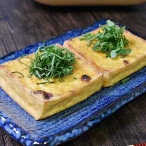 余ったたれで♪厚揚げの納豆のたれマヨ焼き