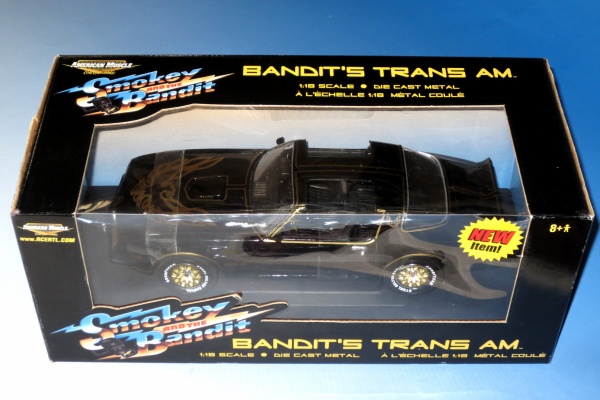 Smokey Bandit トランザム 1/18スケール Road Kings Smokey and the