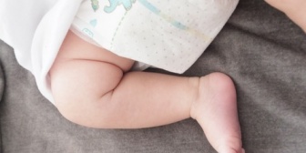 【不満】家兼事務所で仕事をしてるけど、妻が「その仕事は後でできるでしょ？子供のオムツ替えて」と言うんだよね。