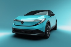 日産、復活に向け「リーフ」を全面刷新　25年度中に発売予定