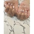 ミラーアートが繊細なちゅるフラッシュマグモーヴのワンポイントネイル💜