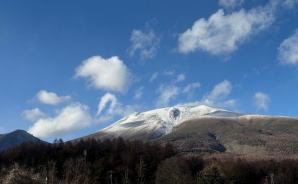 冬将軍の来訪 雪化粧の浅間山