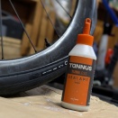 チューブレスレディ用シーラントは何で選ぶべきか｜ロードバイクで重視したい5つの性能