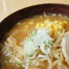 【悲報】北海道外の味噌ラーメン、コーンを盛りまくるらしい