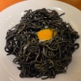 まさにお月見な"黒麺×ガーリックライスの満月仕立て"をデニーズで食べてみた