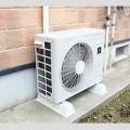 【社会】猛暑でエアコン室外機の故障急増「最近はやっている銀色のマット、あれは効果がないですね。逆効果もある。」