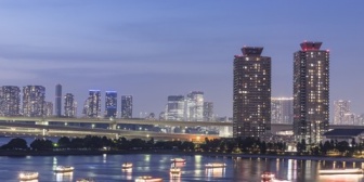 【恋愛】失恋して落ち込んでいた時に同い年の同僚と地元が一緒などで話が盛り上がり…