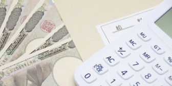 私は子どものために大学まで行けるように貯金したいんだけど、夫は奨学金でいいと言ってくる。自分が大学に行ってないからそういう資金はいらないという考えが透けて見えて嫌だ