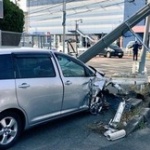 女性の運転する車が電柱に突っ込んだ結果ｗｗｗｗｗｗｗｗｗｗｗｗｗｗ